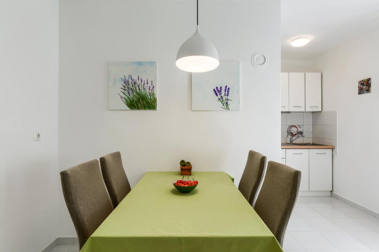 Apartman Klarin Zara Esterno foto