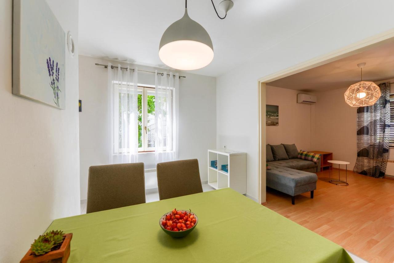 Apartman Klarin Zara Esterno foto