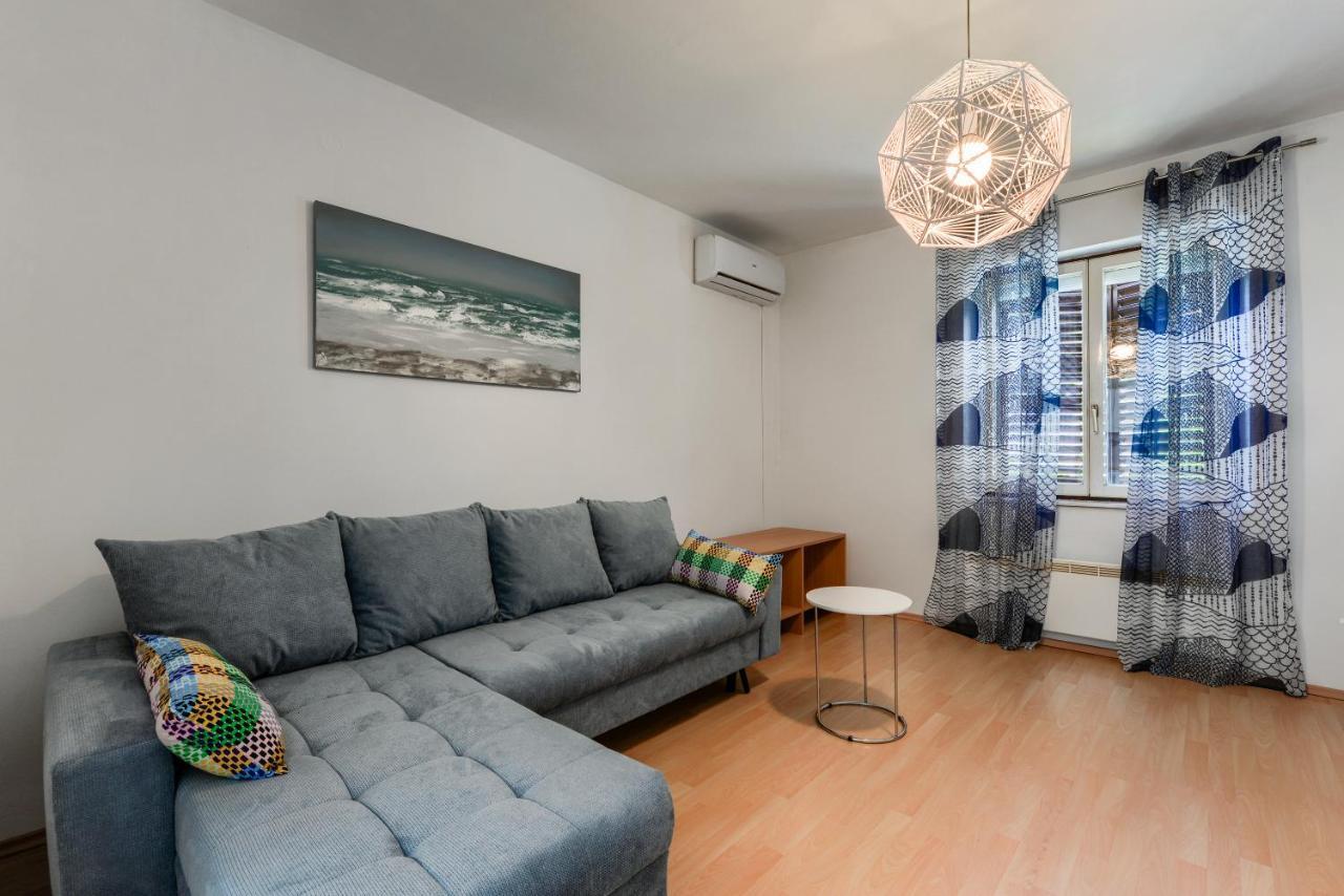 Apartman Klarin Zara Esterno foto