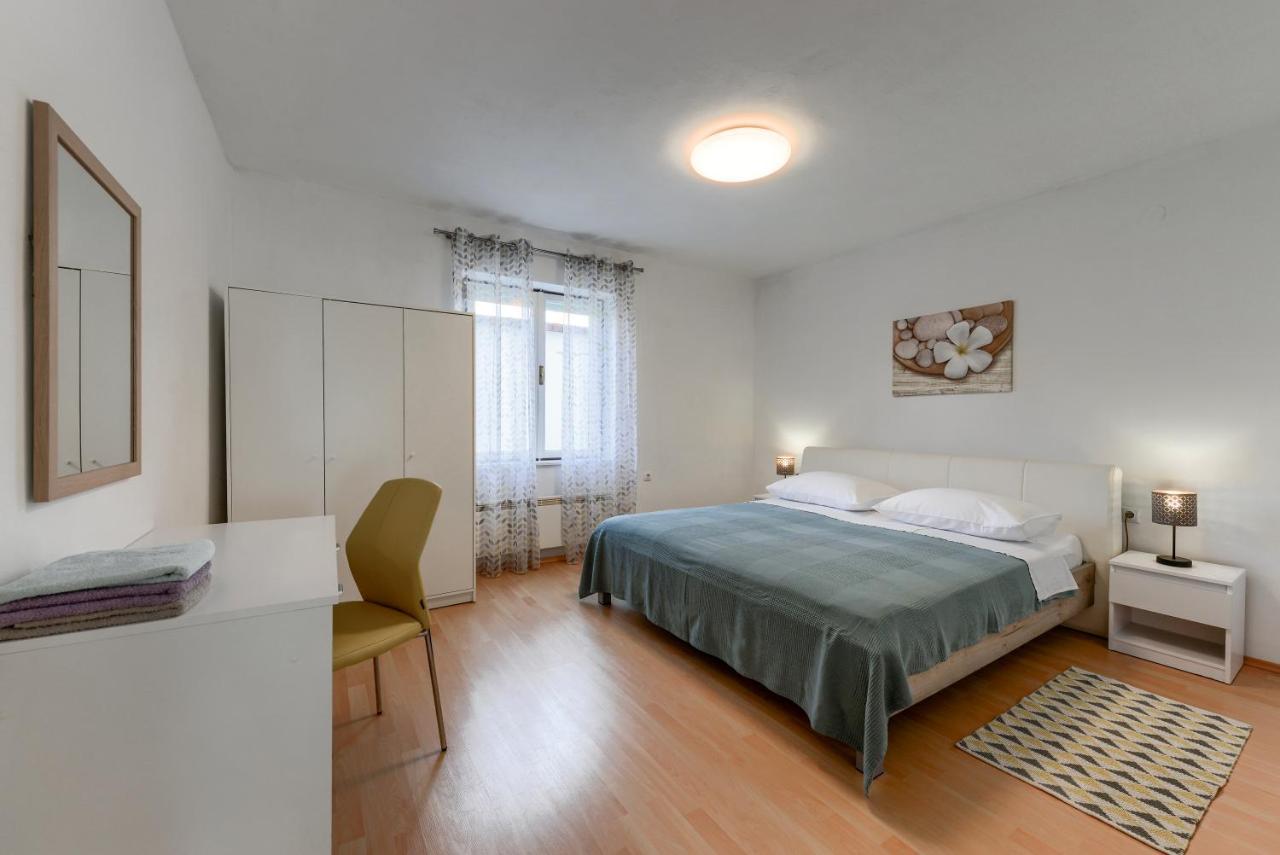 Apartman Klarin Zara Esterno foto