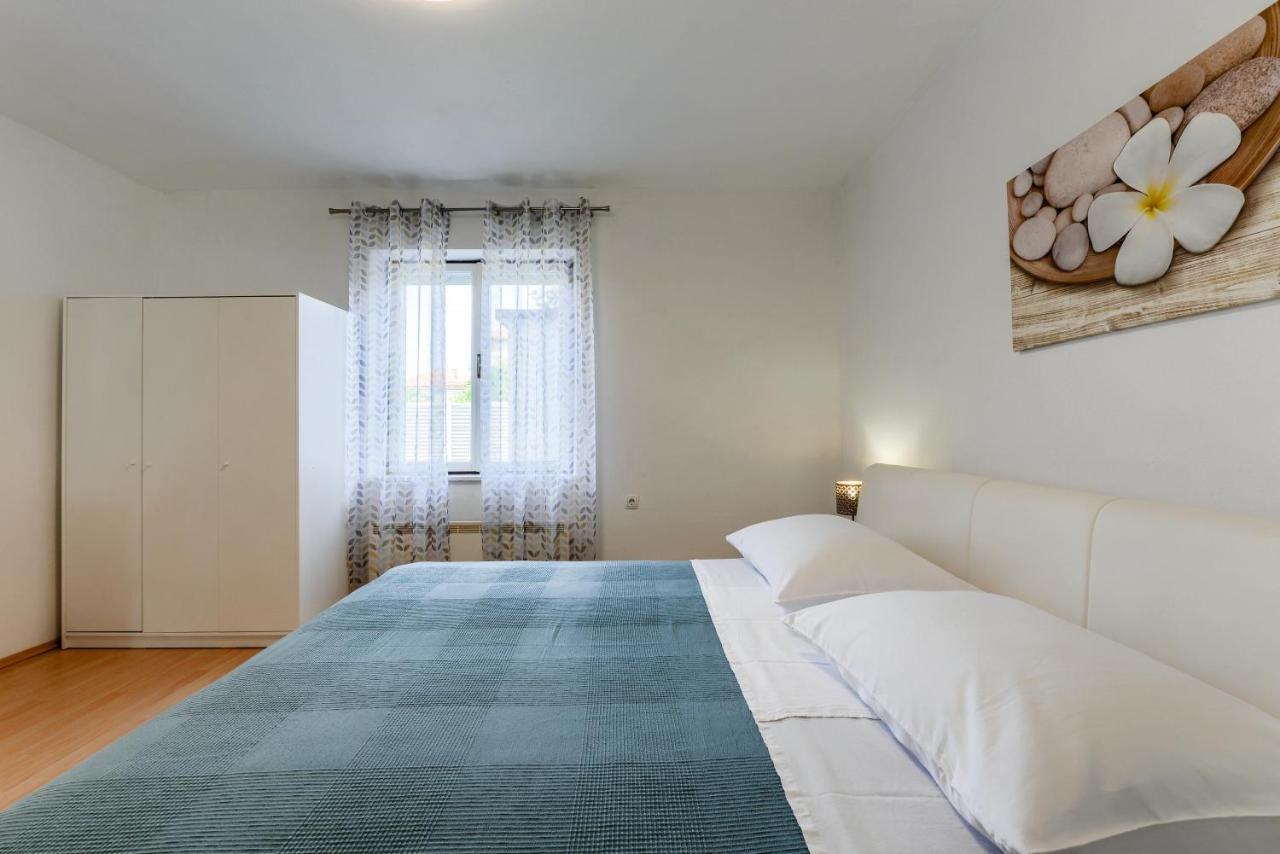 Apartman Klarin Zara Esterno foto
