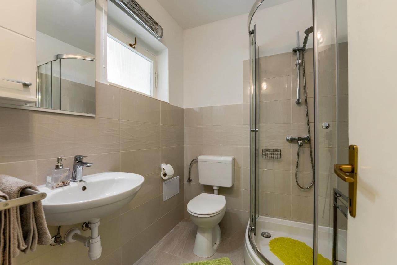 Apartman Klarin Zara Esterno foto