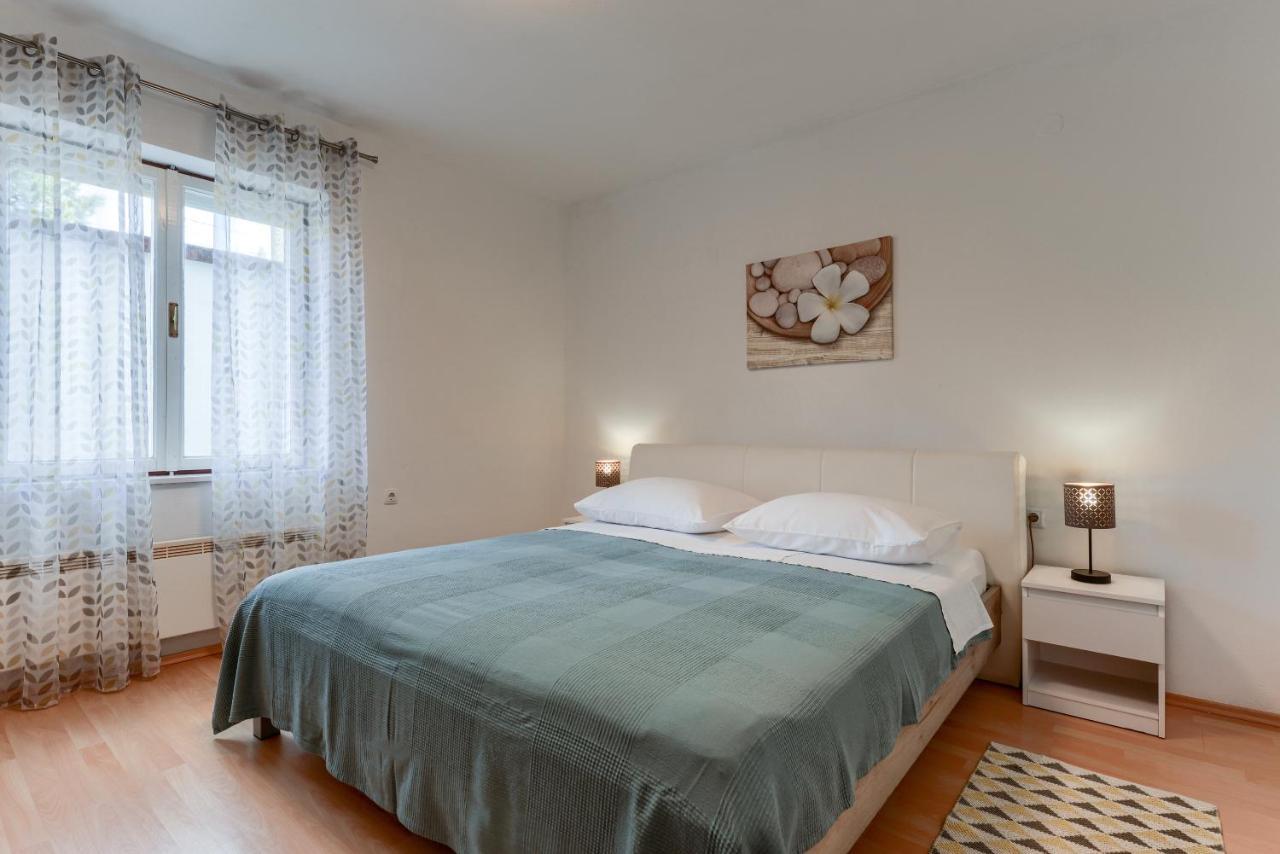 Apartman Klarin Zara Esterno foto
