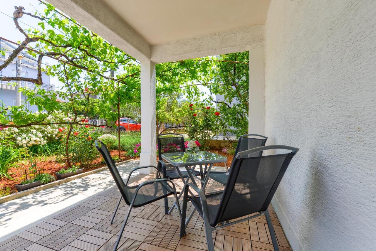 Apartman Klarin Zara Esterno foto