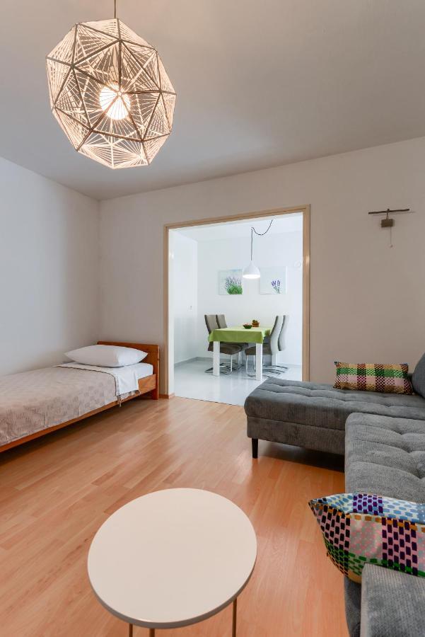 Apartman Klarin Zara Esterno foto