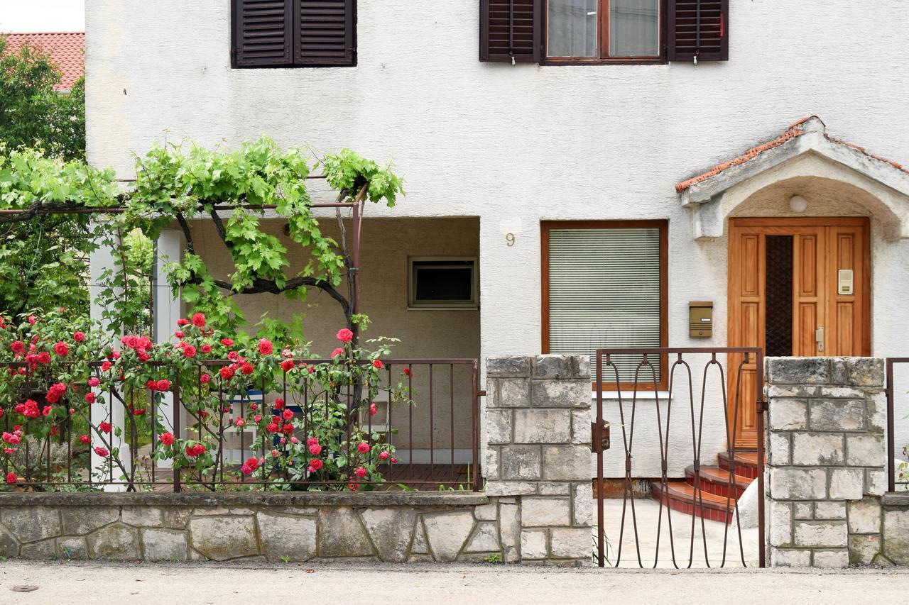 Apartman Klarin Zara Esterno foto